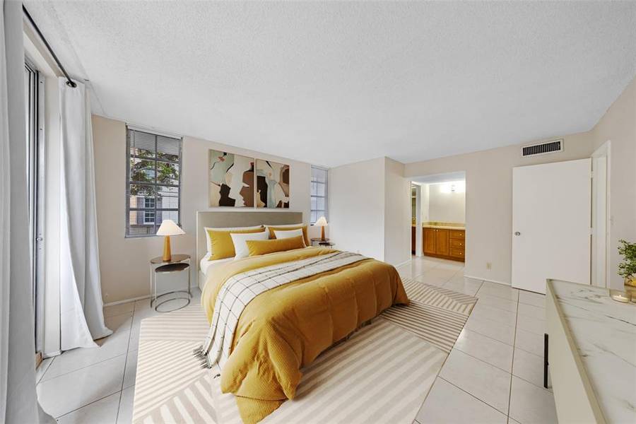 2601 S Palm Aire Dr #212, Pompano Beach, FL 33069