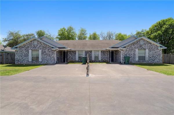 Lacy Lakeview, TX 76705,860 N Lacy Drive #7-8