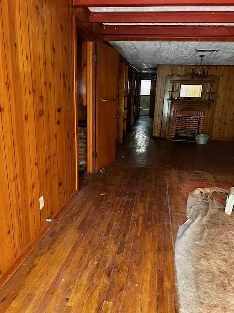 Shreveport, LA 71109,4102 Via Street