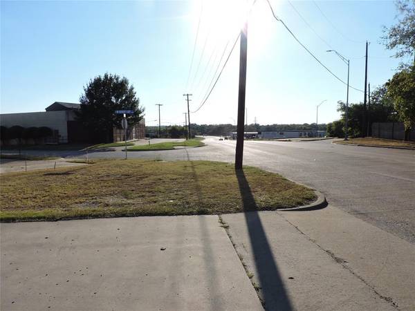 Benbrook, TX 76116,7385 W Vickery Boulevard