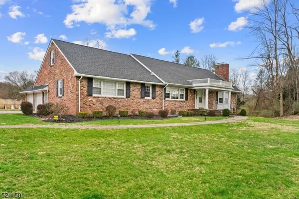 8 Knox Rd, Andover Twp., NJ 07860