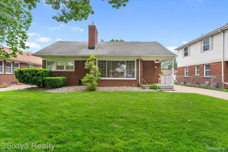 2493 20TH ST, Wyandotte, MI 48192