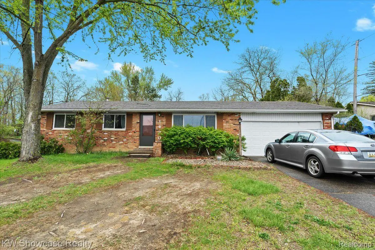 Wolverine Lake, MI 48390,1420 DELMONTE ST