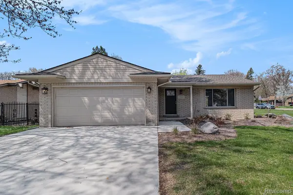 29555 HERITAGE LN, Southfield, MI 48076