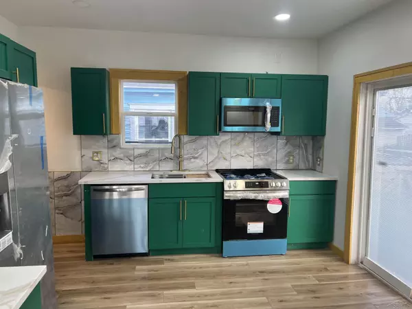 MI 48602,1421 Mackinaw ST