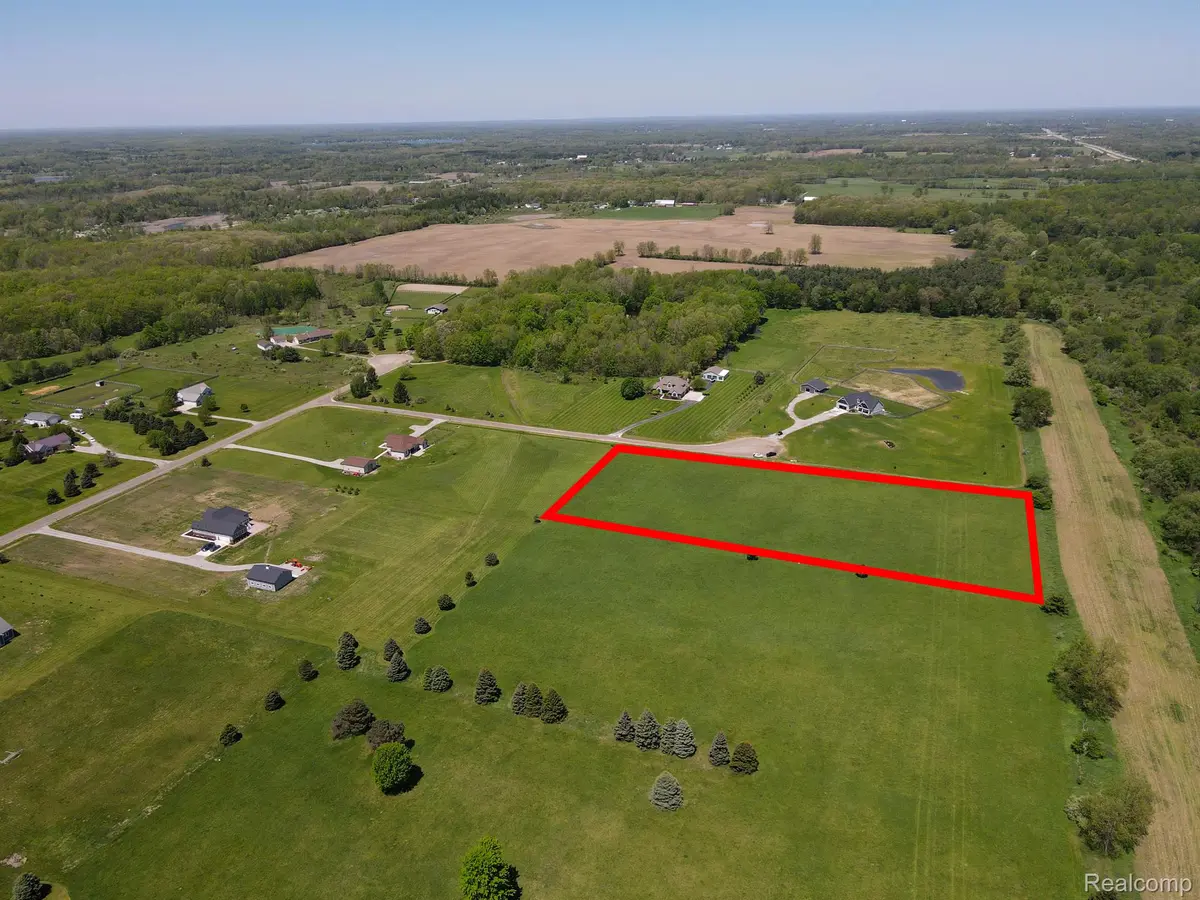 Metamora, MI 48455,0 E BROOK CT