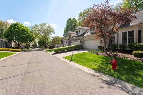 Northville, MI 48168,39663 SOUTHWIND LN