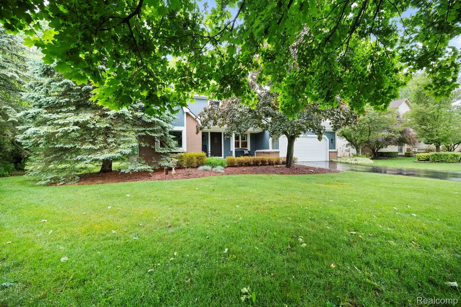 4386 Kelly Circle DR, Commerce Twp, MI 48390
