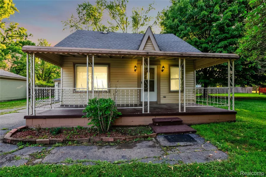 21721 Jefferson ST, Farmington Hills, MI 48336