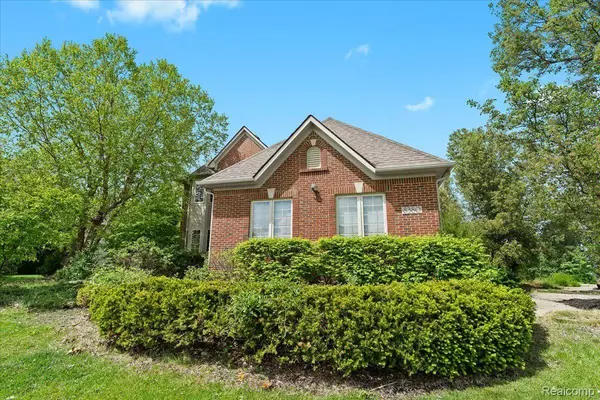 White Lake, MI 48386,8380 JAMESTOWN DR