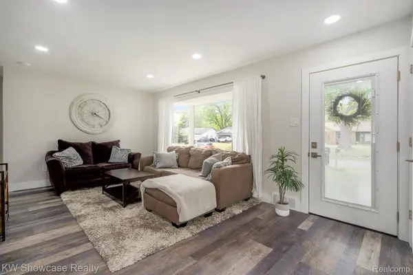 West Bloomfield, MI 48324,1701 MARYLESTONE DR