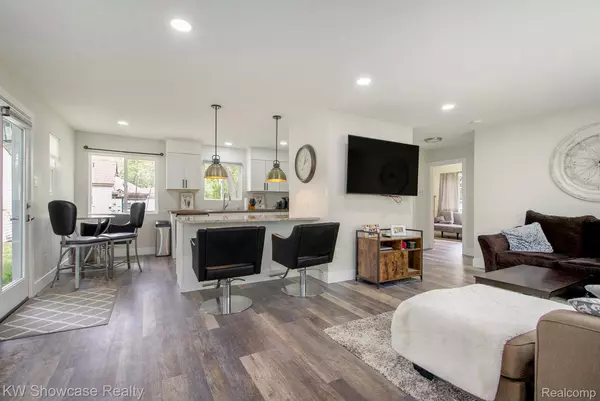 West Bloomfield, MI 48324,1701 MARYLESTONE DR