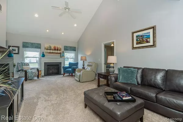 Auburn Hills, MI 48326,3529 Grove LN