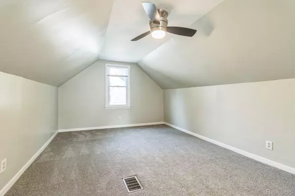 Detroit, MI 48223,19620 Lyndon ST