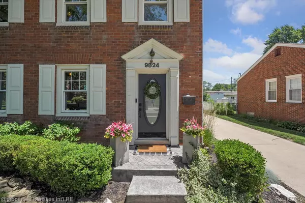 Livonia, MI 48150,9824 Arden ST