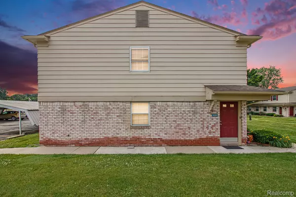 South Lyon, MI 48178,140 Princeton DR