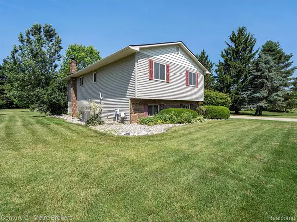 Fenton, MI 48430,11433 Whitaker RD