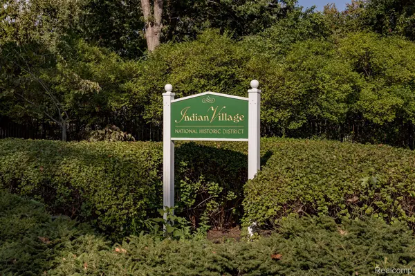 Detroit, MI 48214,7320 E LAFAYETTE ST