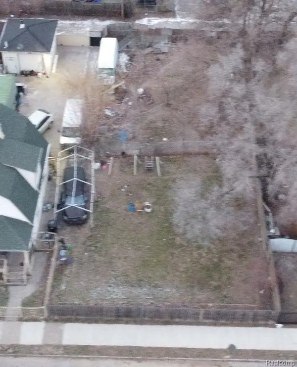 8859 LONGWORTH ST, Detroit, MI 48209