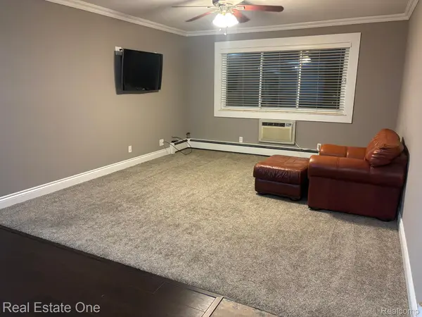 Rochester, MI 48307,803 PLATE ST #209