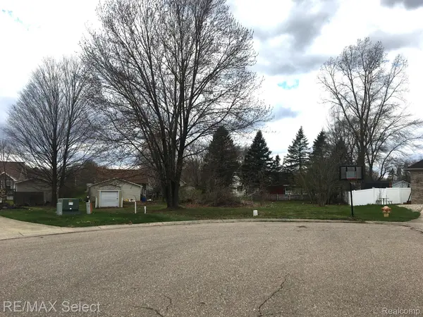 0 Whisper Ridge CT, Burton, MI 48509