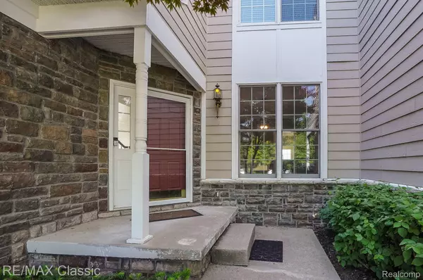 Novi, MI 48374,24825 REEDS POINTE DR