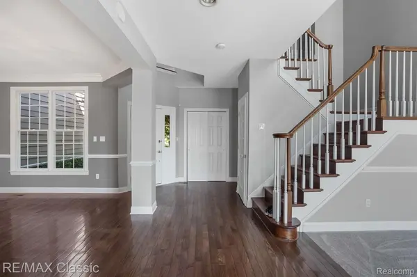 Novi, MI 48374,24825 REEDS POINTE DR