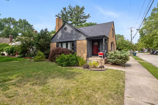 Dearborn, MI 48128,461 N Silvery LN