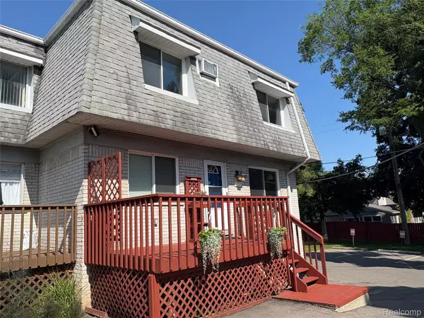 Walled Lake, MI 48390,152 Ladd RD #1