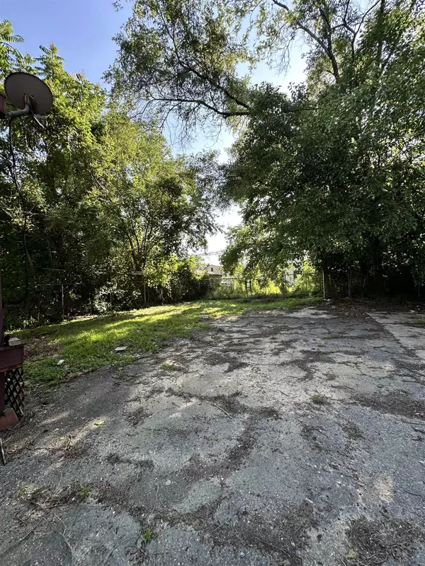 MI 48238,15043 Holmur ST