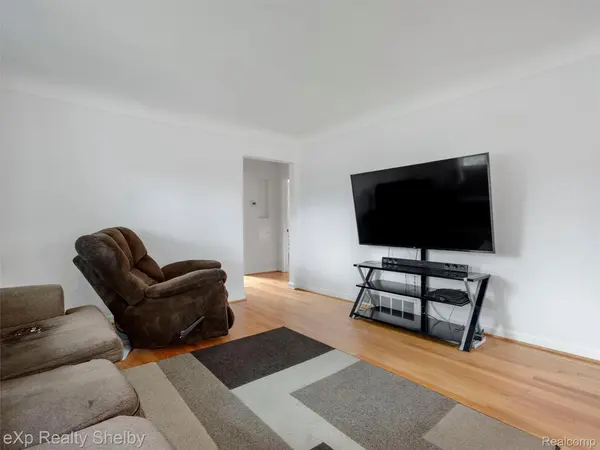 St. Clair Shores, MI 48081,20425 Sunnydale ST