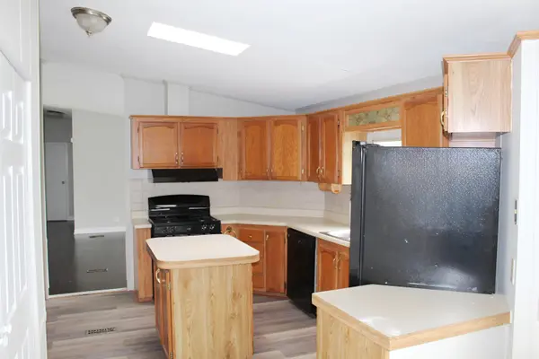 Burton, MI 48509,5249 Lapeer RD