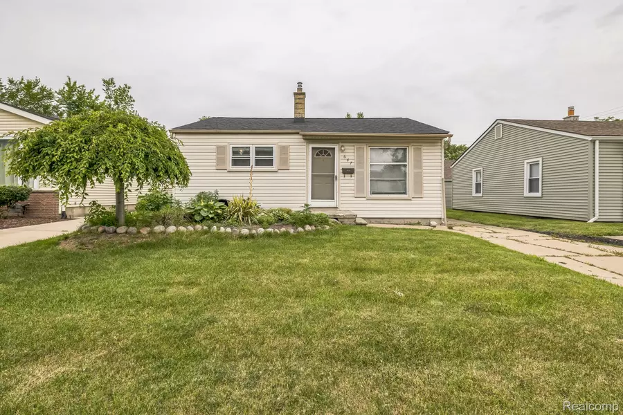 647 E Brockton AVE, Madison Heights, MI 48071