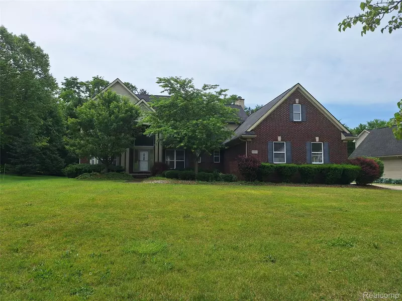 8993 HAYMARKET ST, White Lake, MI 48386