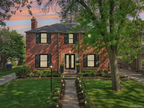 Grosse Pointe Farms, MI 48236,441 ROLAND RD