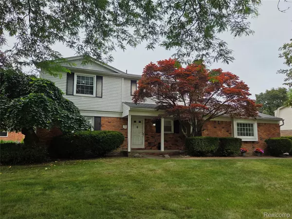 Troy, MI 48085,5379 Winchester DR