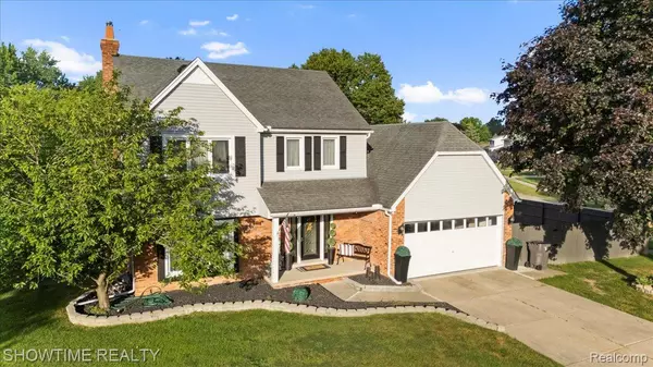 41741 Lore CT,  Clinton Township,  MI 48038