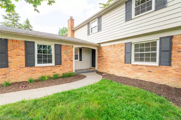 Bloomfield Hills, MI 48301,4770 Hedgewood DR