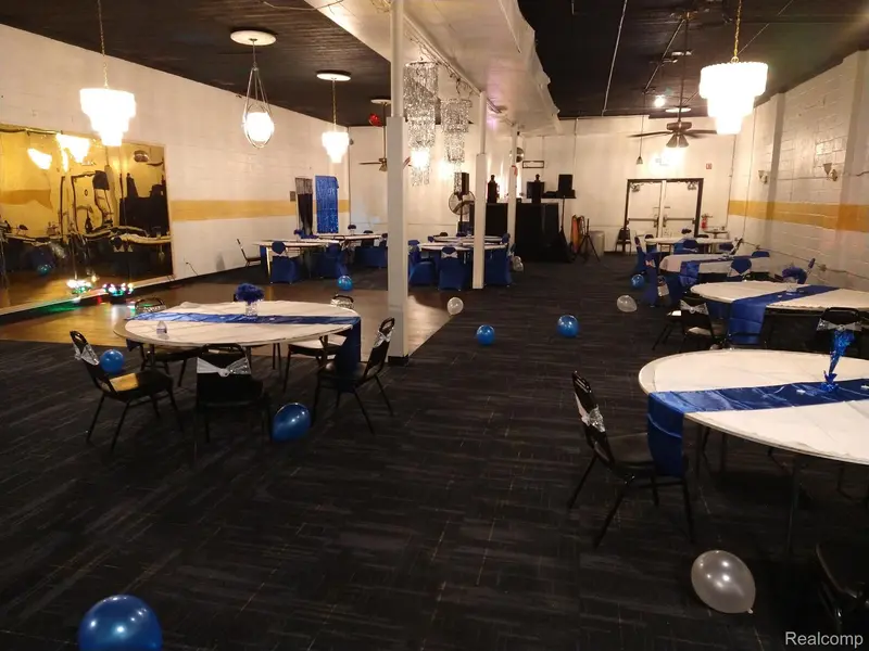 10820 WHITTIER ST, Detroit, MI 48224