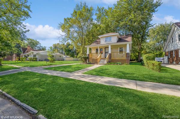 15833 WINTHROP ST, Detroit, MI 48227