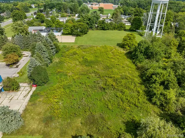 Swartz Creek, MI 48473,8571 MILLER RD