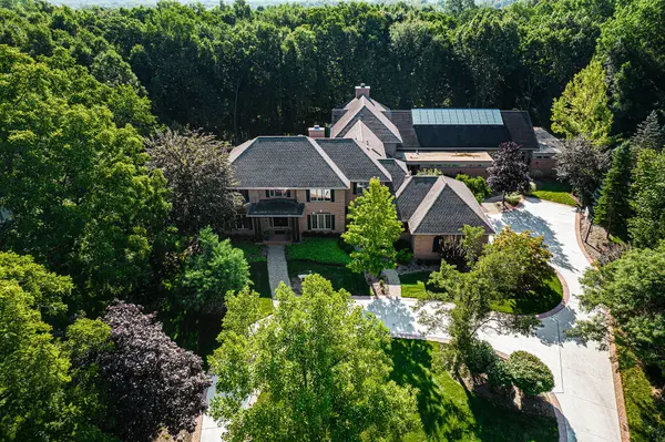 2016 Valleyview DR, MI 48105