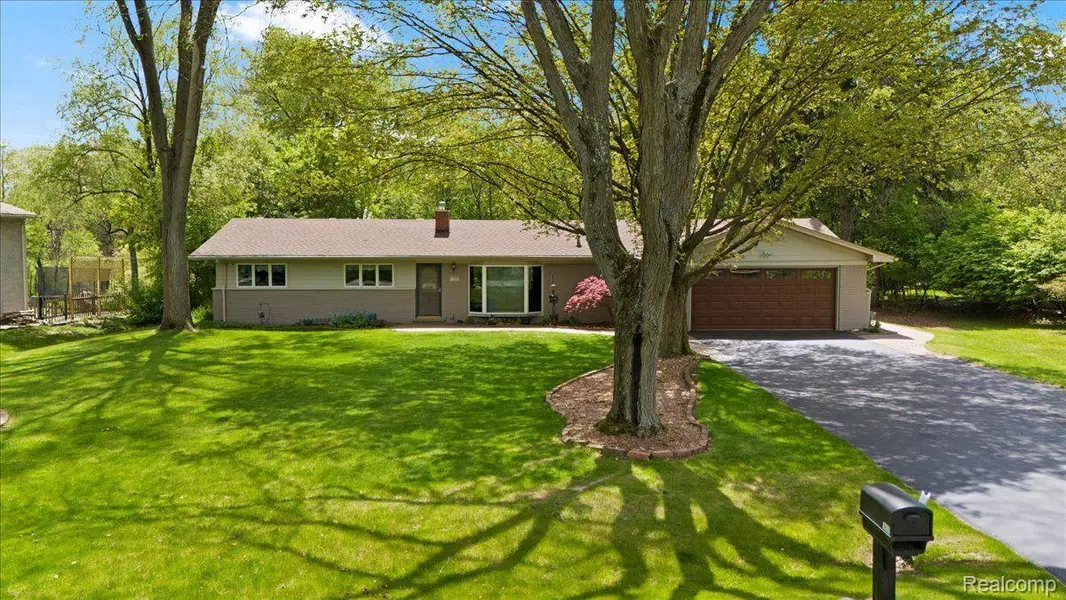 1831 ANSAL DR, Rochester Hills, MI 48309