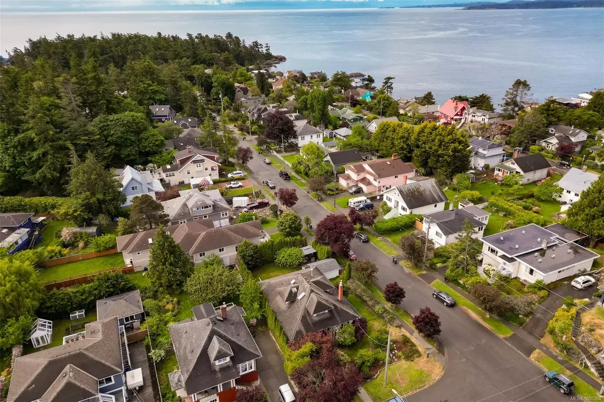 Esquimalt, BC V9A 5J9,1241 Juno St