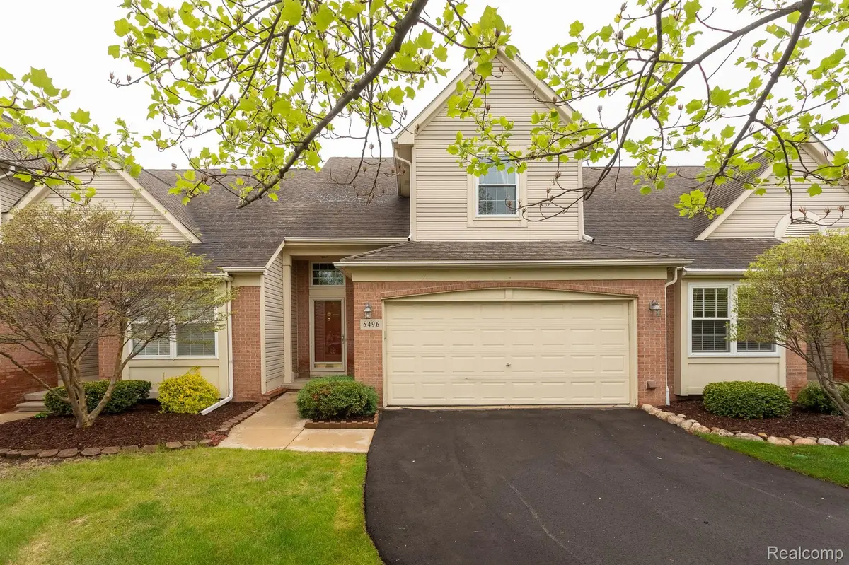 Trenton, MI 48183,5496 GREENWAY DR #48