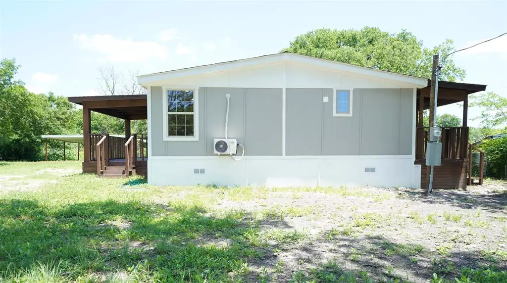 Emhouse, TX 75110,368 S Chambers Avenue