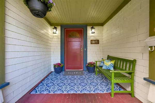 Esquimalt, BC V9A 5J9,1241 Juno St