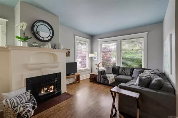 Esquimalt, BC V9A 5J9,1241 Juno St