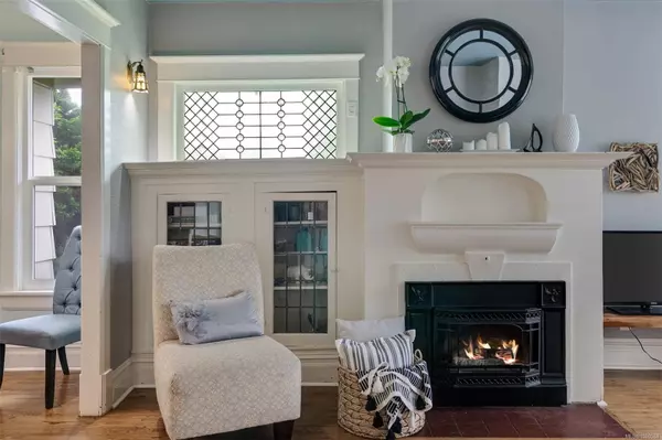 Esquimalt, BC V9A 5J9,1241 Juno St