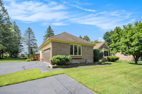 Commerce Twp, MI 48382,3531 E COMMERCE RD